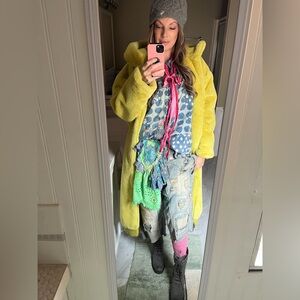 Magnolia Pearl Jabot